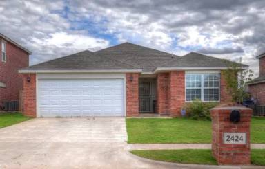 Main picture of 2420 NW 194th St