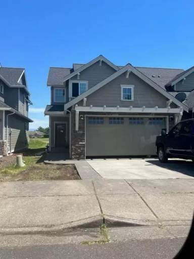 Main picture of 2200 Greenview Cir
