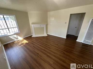 Main picture of 2710 MacArthur Blvd