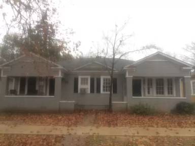 Main picture of 1810 Queen City Ave