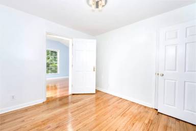 Main picture of 6525 Greentree Rd