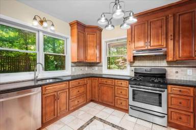 Main picture of 79 Choate Ln