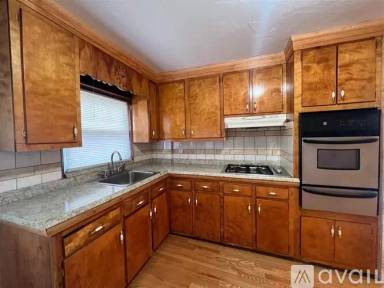 Main picture of 31 Laurel St