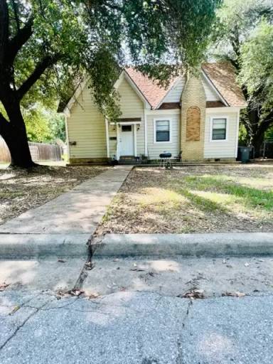 Main picture of 202 Fred Ave