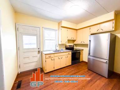 Main picture of 36 Maple Ave