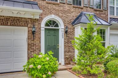 Main picture of 309 Berg Cir