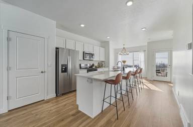 Main picture of 1007 E Midship Way