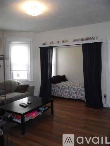 Main picture of 225 Kelton St