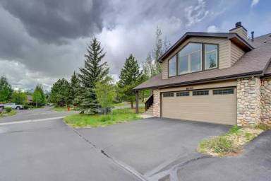 Main picture of 600 Park River Pl