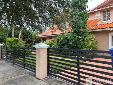 Main picture of 2160 SW 20th St