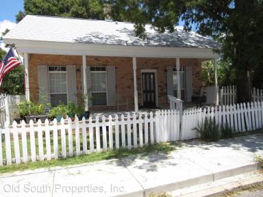 Main picture of 106 W Wright St