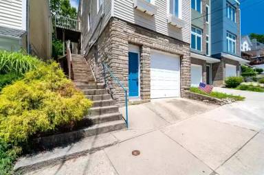 Main picture of 455 Stanley Ave