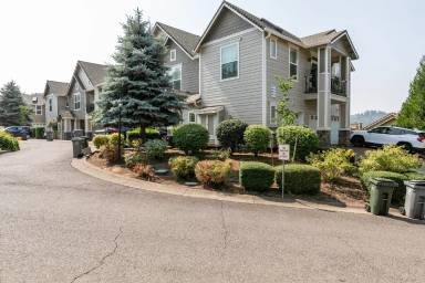 Main picture of 3305 Summerlinn Dr