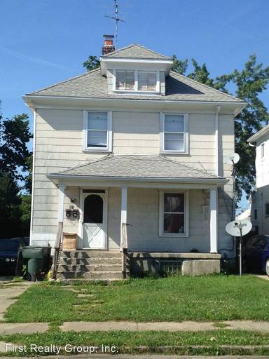Main picture of 207 Pleasant Ave