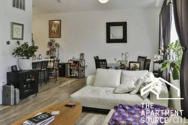Main picture of 2700 W North Ave