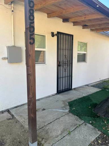 Main picture of 6845 Serra Ave