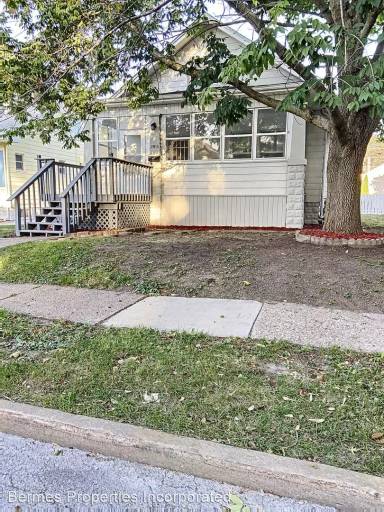Main picture of 2815 Grand Ave