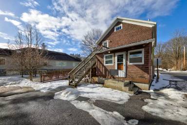 Main picture of 460 Maple Ave