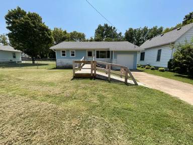 Main picture of 832 W Talmage St