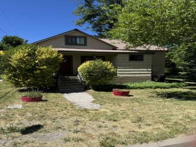 Main picture of 601 Cedar St