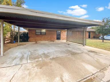 Main picture of 607 E Sunset Cir