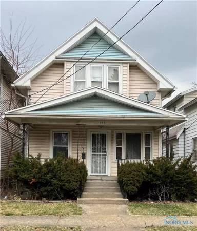 Main picture of 333 E Lake St