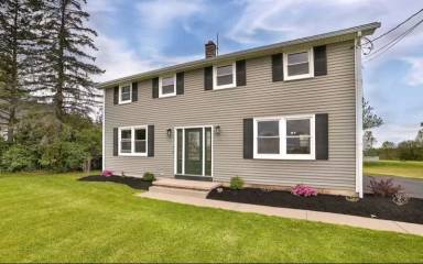 Main picture of 6646 Errick Rd