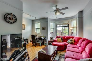 Main picture of 1509 W Addison St