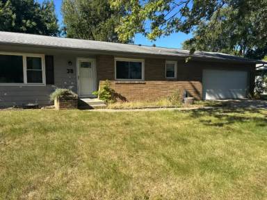 Main picture of 38 S Pontiac Dr