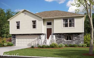 Main picture of 702 Charles Cir
