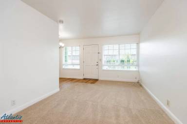 Main picture of 440 Roosevelt Ave