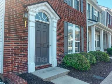 Main picture of 231 Spring Crossing Cir