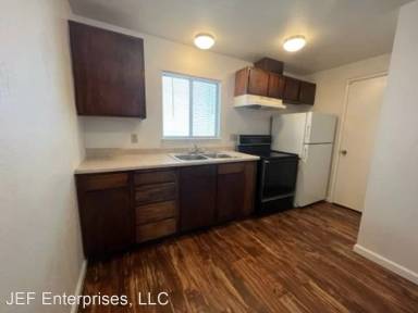 Main picture of 1535 N Virginia St