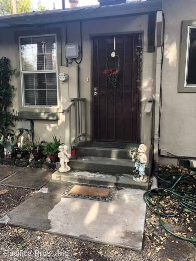 Main picture of 1908 42nd St