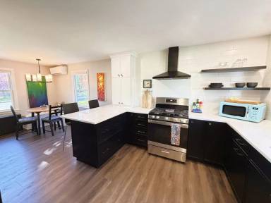 Main picture of 398 Elm St