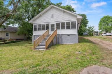 Main picture of 341 Manning St