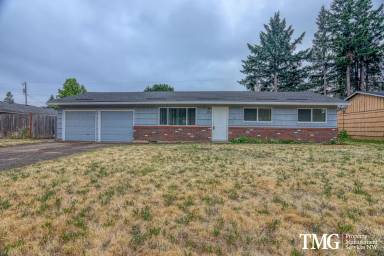 Main picture of 8818 NE Lewis Dr