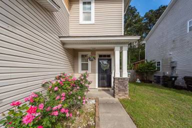 Main picture of 241 Oglethorpe Cir