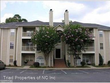 Main picture of 6702 W Friendly Ave