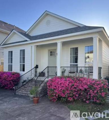 Main picture of 7006 Roy St