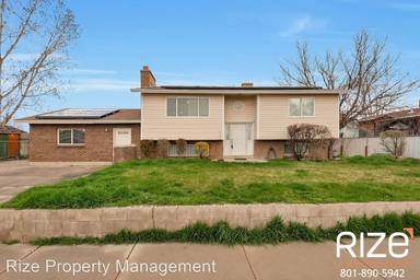 Main picture of 1800 W Jennifer Way