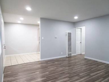 Main picture of 4819 Clayton Rd