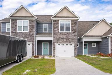 Main picture of 202 N Stingray Ln