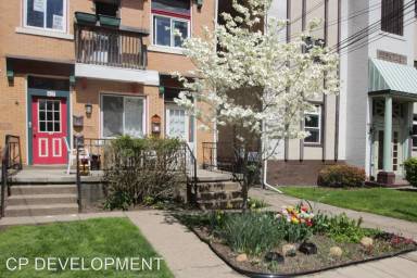 Main picture of 405 Franklin Ave