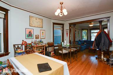 Main picture of 1415 W Henderson St