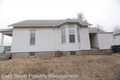 Main picture of 2402 5 1/2 Ave