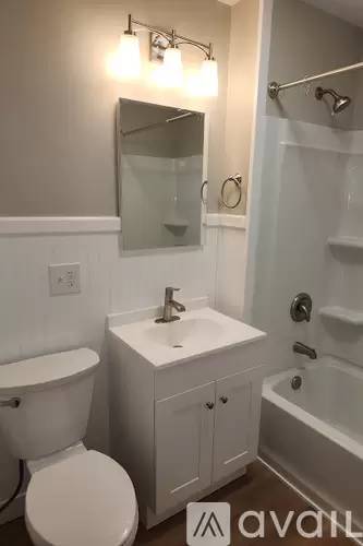 Main picture of 43 N Roys Ave