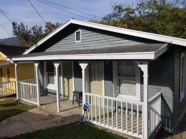 Main picture of 4521 Balcomb St