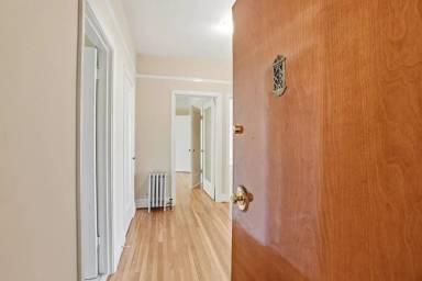 Main picture of 3201 Gough St