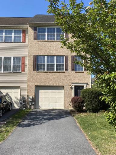 Main picture of 27 Ritter Dr